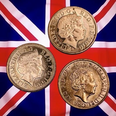 Lot of 3 Great Britain Pennies - Elizabeth II - 1 Proof - Combined Ship - Image 1 of 2