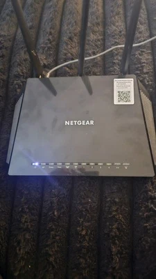 NETGEAR Nighthawk AC2100 Smart WiFi Router - Model R7200 (NO POWER CORD) - Image 1 of 4