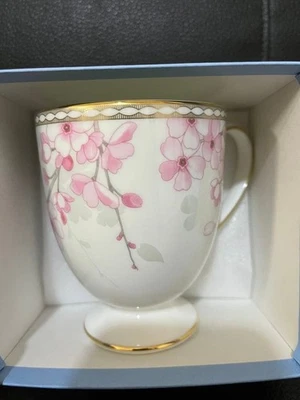 Taza de té Wedgwood Spring Blossom Sakura nueva en caja porcelana de hueso fino sin usar Foto 1 de 4
