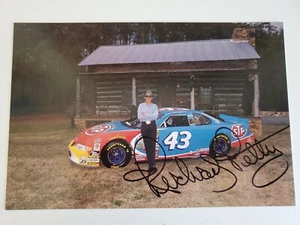 Richard Petty SIGNED 6" x 9" Photo STP #43 By Richard Petty's Log Cabin & Car - Picture 1 of 4