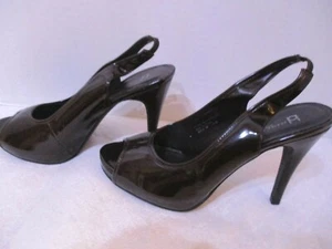 Boston Design Studio Damen braun Lack zehenfrei Fersenriemen Größe 8M neu im Karton  - Bild 1 von 8