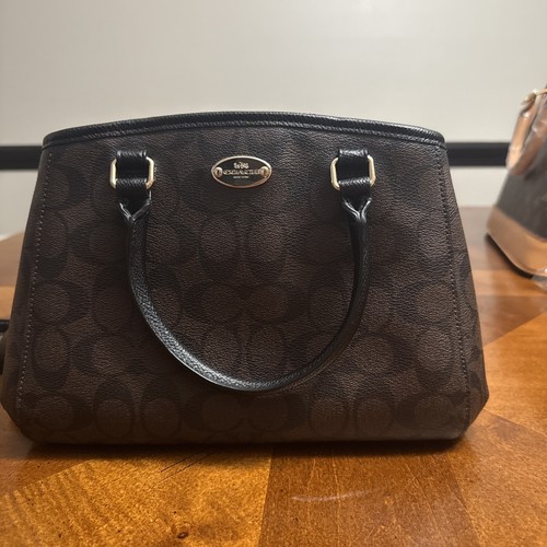 Borsa a tracolla Coach Margot Signature in PVC Caryall in pelle
