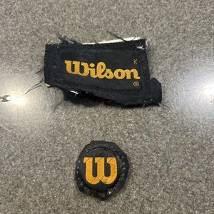 Set 2 Wilson Baseball Stoff gesticktes Logo schwarz gelb Aufnäher Patch Unikat - Bild 1 von 6