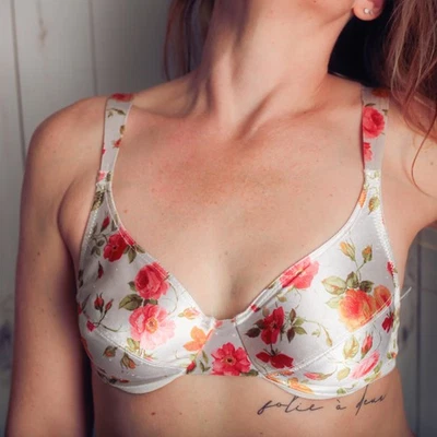 Vanity Fair Vintage 34B Soft Shiny Satin Floral Retro Underwire Bra Unpadded - Image 1 of 4