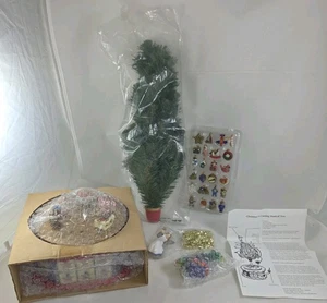 Vtg 1996 Avon Christmas Is Coming Musical Advent Christmas Tree Calendar Holiday - Picture 1 of 12