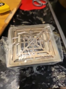 Tile-Ez Compresión de Latón Fundido 4 1/2" Cuadrado Drenaje de Ducha Níquel Satinado  - Imagen 1 de 5