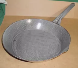Vintage Very Nice! Speckled Grey Enamelware Skillet / Frying Pan 9 1/2" - Picture 1 of 6