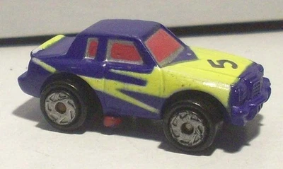 Micro Máquinas Púrpura Pontiac Grand Prix Foto 1 de 2