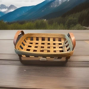 Talleres de Gerald E Henn cesta correas de cuero firmadas 12” x 9” x 3” - Imagen 1 de 7