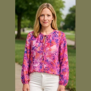 Blusa Adyson Parker Mujer Talla Grande 1X Floral Acuarela Cuello Atado Primavera NUEVA - Imagen 1 de 5