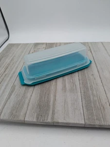 Vintage Rubbermaid Servin Saver Butter Dish Turquoise Base with Clear Lid - Picture 1 of 8