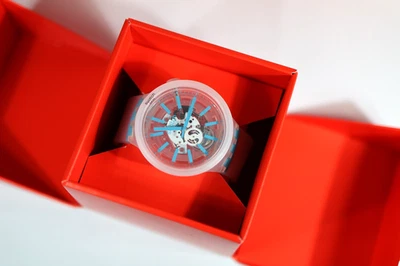 Nuevo Reloj Swatch Suizo Limitado Cuarzo Azul en Jalea Esfera Blanca SO27E105 47MM Foto 1 de 4