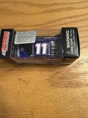 1:64 Action Elliott Sadler #11 One Main Financial 2014 Toyota Camry - Image 1 of 4