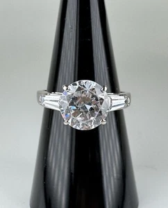 14k White Gold CZ Solitaire & Baguettes Engagement Ring Sz.7 Wedding Anniversary - Picture 1 of 13