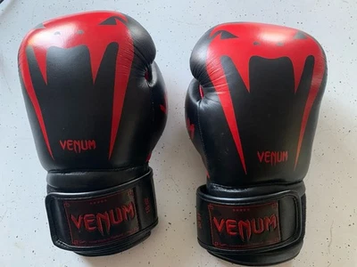 Guantes de Boxeo Venum Giant 3.0 VENUM 16 Onzas Rojo/Negro Foto 1 de 4