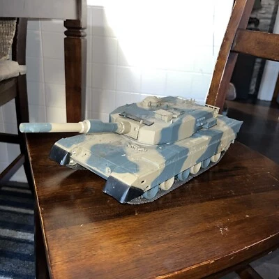 Heng Long Tank 1:24 Scale Remote Control Tank. NON WORKING DISPLAY PIECE Big - Image 1 of 4