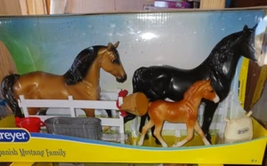 Breyer Horse Clásico Español Mustang Set Nuevo - Imagen 1 de 1