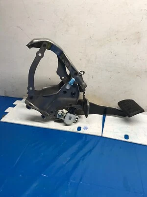 TOYOTA RAV4 MK4 XA40 2017 2.5 HÍBRIDO AUTOMÁTICO PEDAL DE FRENO Y SENSOR 89510-33030 Foto 1 de 4