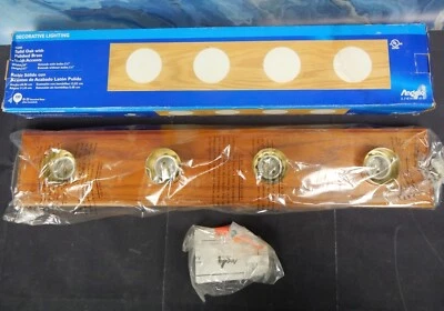 "Tira de tocador Angelo Lighting roble macizo pulido latón 4 luces 24"" de largo". Nuevo en caja Foto 1 de 4