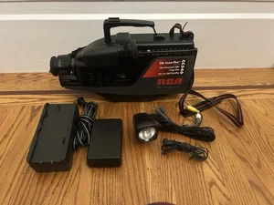 Vintage RCA VHS Pro Edit Camcorder Autofocus 24X Zoom Lens Model CC540 - Picture 1 of 2