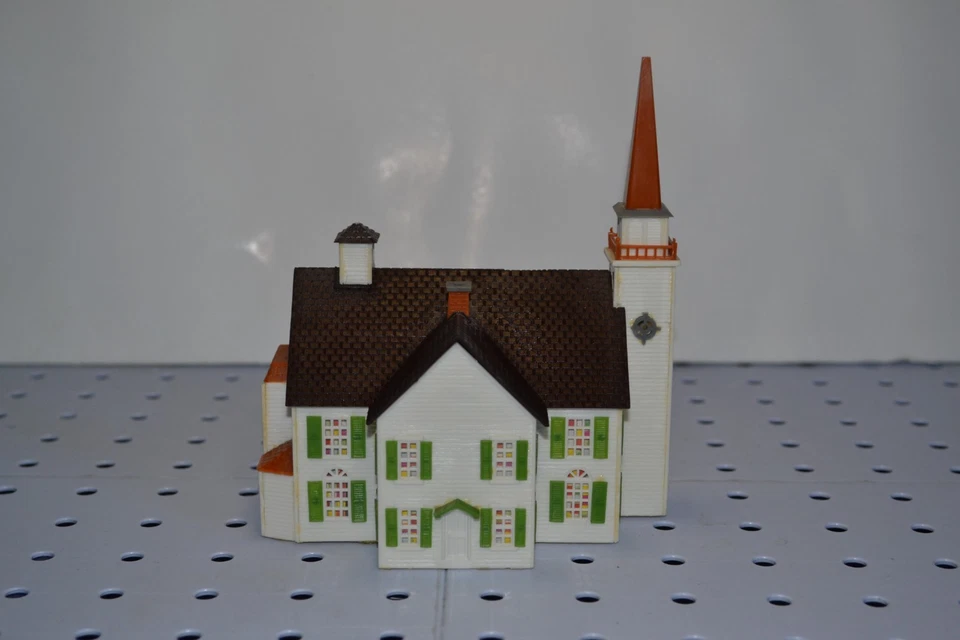 MODEL POWER LARGE CHURCH - Image 1 of 4