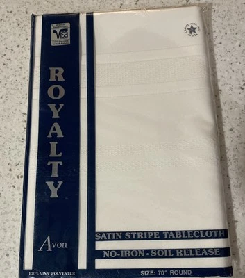 "Mantel de tela blanco redondo Avon Royalty 70"" de colección a rayas satinadas hecho en EE. UU. Foto 1 de 4