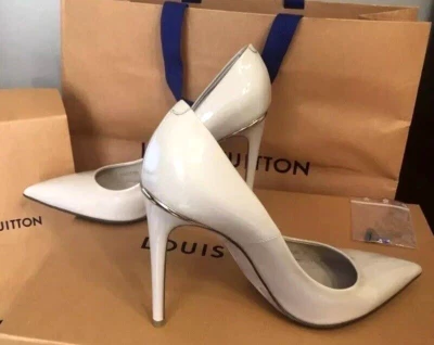BOMBA LOUIS VUITTON EYELINE TALLA 40 CON RECIBO $890 / TACONES ELEGANTES, ATEMPORALES Foto 1 de 4