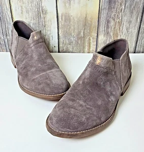 Clarks Women's Camzin Dark Taupe Suede Metallic Accent Ankle Boot Size 8M - Picture 1 of 11