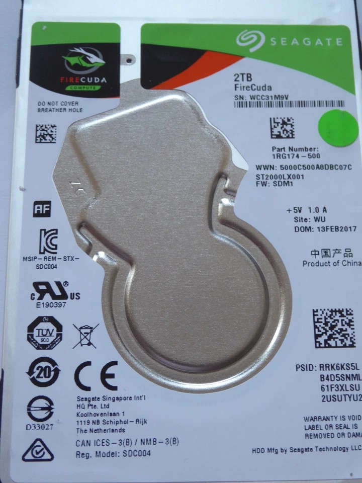 ST2000LX001 SN: WCC PN: 1RG174-500 FW: SDM1 WU 13 FEB 2017 Seagate Firecuda 2TB - Bild 1 von 1