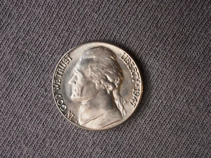 1947 D 5C Jefferson Nickel Auswahl - Edelstein Stempelglanz kostenloser Versand #3 - Bild 1 von 2