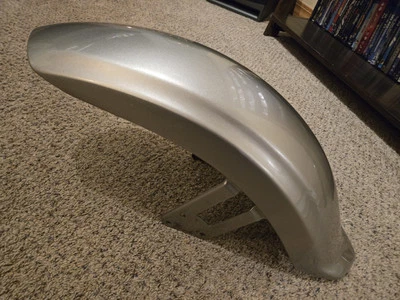 Guardabarros delantero Yamaha XV1900 Raider OEM plateado gran forma Foto 1 de 4