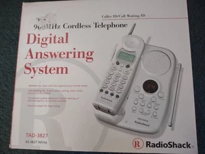 Vintage Mid 1990s Radio Shack White Cordless Landline Phone -Plastic Antennas - Zdjęcie 1 z 6