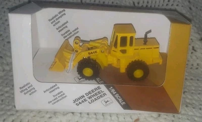Ertl 1/64 John Deere 544E Front Wheel Loader Loader  #5539 - Image 1 of 4