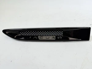 2017-2024 JAGUAR F-PACE FRONT LEFT FENDER AIR VENT GRILLE MOLDING TRIM BLACK OEM - Foto 1 di 10