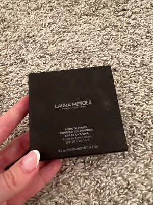 NWT Laura Mercier Smooth Finish Foundation Powder SPF20 Shade 5W1 9.2g 0.3oz - Image 1 of 4