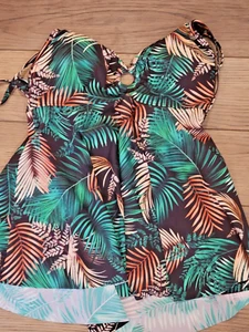 NWOT Leaf Print Bathing Suit Top Women M Ring Link Padded Lined Bra Tropical - Picture 1 of 7