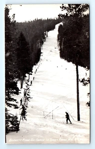 RPPC Photo WY Postcard Berrett Ridge Ski Course Snowy Ridge Down Hill Skiers - Picture 1 of 2