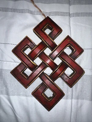 Nudo sin fin rojo tallado a mano del Tíbet Foto 1 de 4