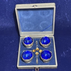 Antique Set of 4 Cobalt Blue Lion Head Salt Cellars Spoons Ornate Silver Plated - Picture 1 of 19
