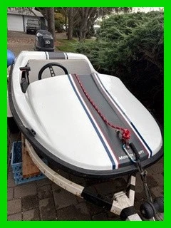 1983 Addictor 190 Runabout with Evinrude 30HP Outboard Gas - Image 1 of 4