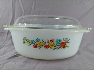 Fire King Spring Wreath 476 1 1/2Qt Oval Casserole With Lid - 2 Chips In Lid - Picture 1 of 8