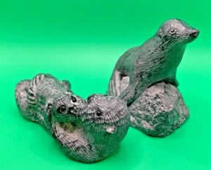 Due sculture artistiche in pietra ollare originali lupo - sigillo e lontre - Foto 1 di 9