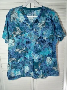 Carhartt Scrub Top Women's Size XL Geometric Design  - Picture 1 of 4