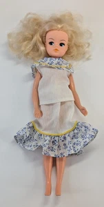 Muñeca Sindy vintage en 1984 fiesta tiempo falda top conjunto azul rodeo - Imagen 1 de 22