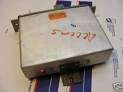 Computadora Volvo 240 242 245 244 ECU 0280800031 1981 Foto 1 de 1