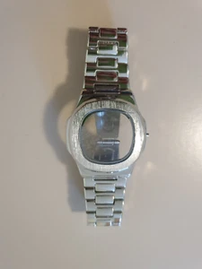 cassa orologio con cinturino in acciaio leggero (simil inox) di forma stondata - Foto 1 di 5