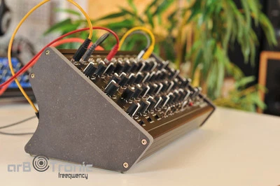 MFB Tanzbär Kraftzwerg 2 Urzwerg Pro Dominion Seitenteil Wooden Side Panel Stand - Bild 1 von 4