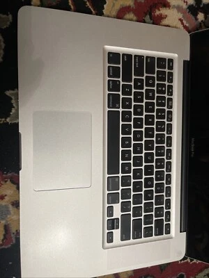 Apple MacBook Pro 15" Mid 2010 Intel Core i5-520m No Ram No Battery No Hdd - Image 1 of 4