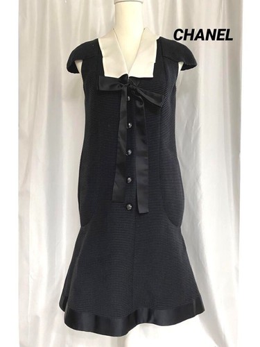 Abito CHANEL in tweed modello passerella bianco con colletto nero 36