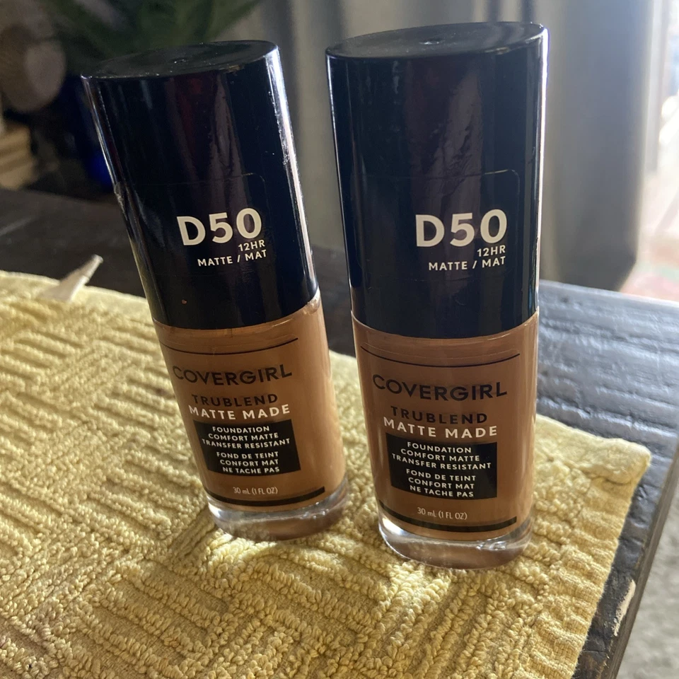2 Covergirl Trublend Matte Made Liquid Foundation D-50 Deep Golden 12-hr Dúo - Image 1 of 1